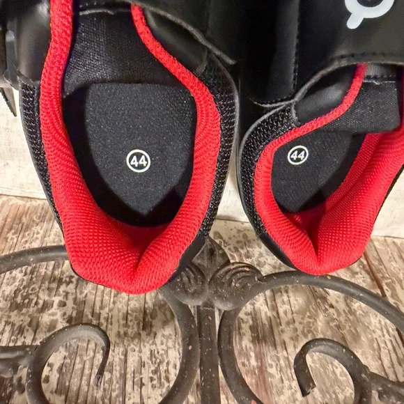 Peloton Black and Red Cycling Shoes 44 - Picture 2 of 9